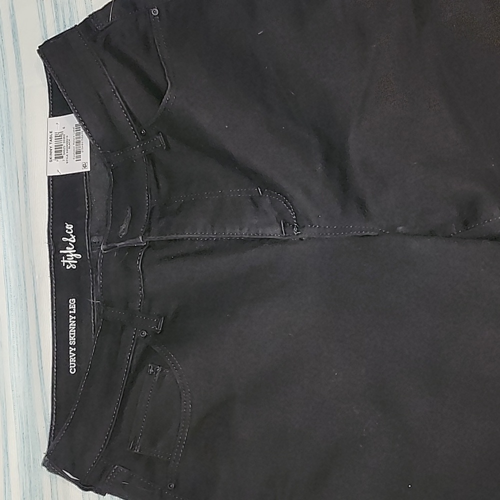 Style and company skinny  black jeans size six short curvy fit
